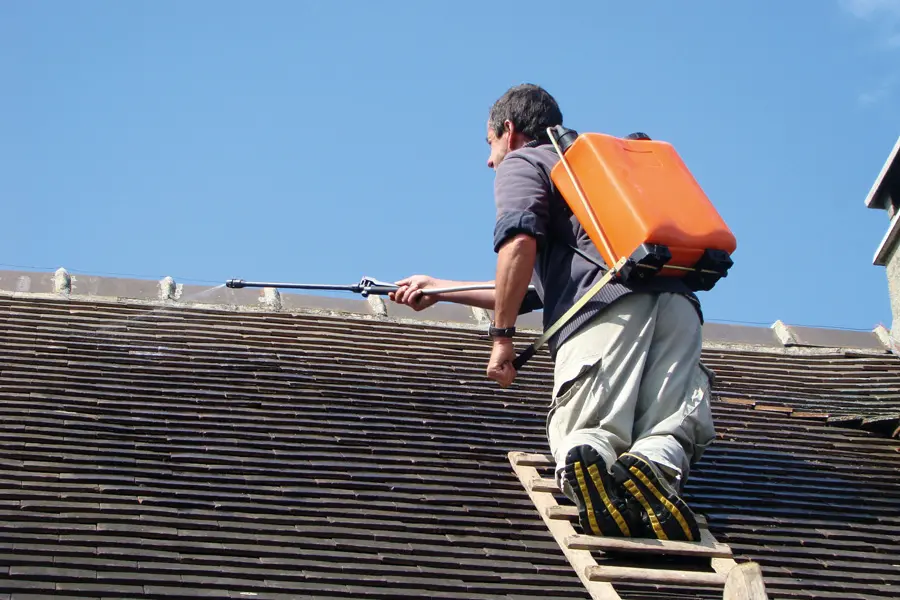 Photo d'une imperméabilisation d'une toiture ardoise pour la page couverture